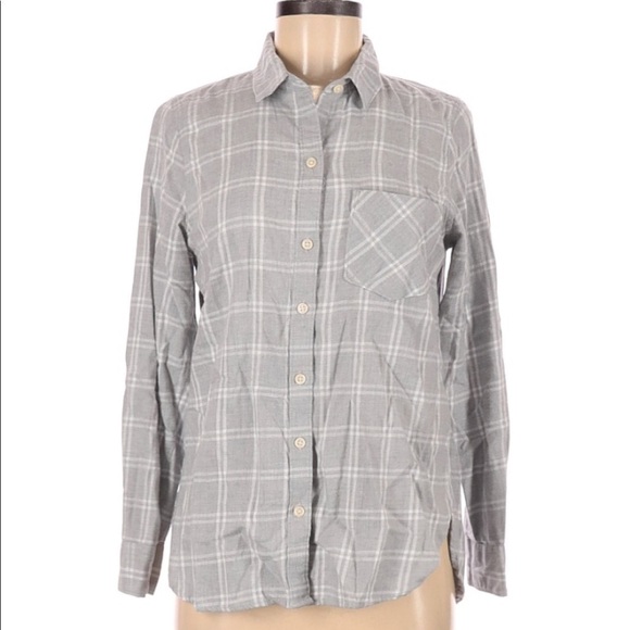 𝅺gray plaid top - Picture 1 of 3
